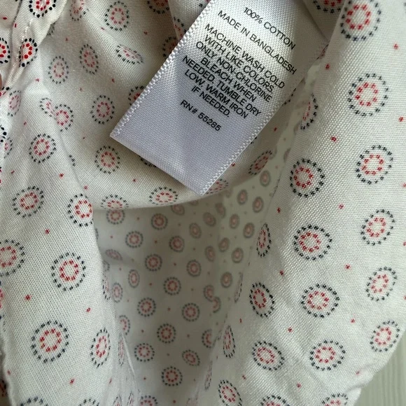 Express Men's Casual White With Red and Blue Pattern Button-Down Shirt - Picture 5 of 6